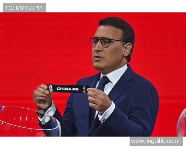 卡塔尔足球明星男模揭晓他在时尚界的精彩表现与运动生涯的完美结合