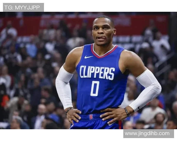 足球明星对威少的评价与合作展望引发球迷热议与期待